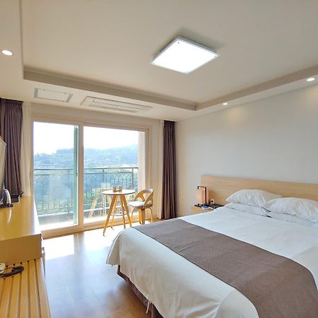 Jeju Lavender Hotel Seogwipo Dış mekan fotoğraf
