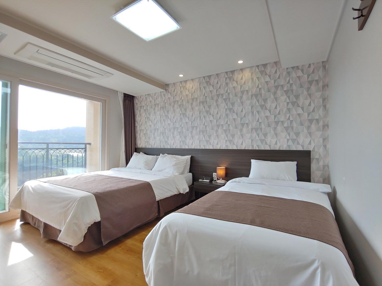 Jeju Lavender Hotel Seogwipo Dış mekan fotoğraf