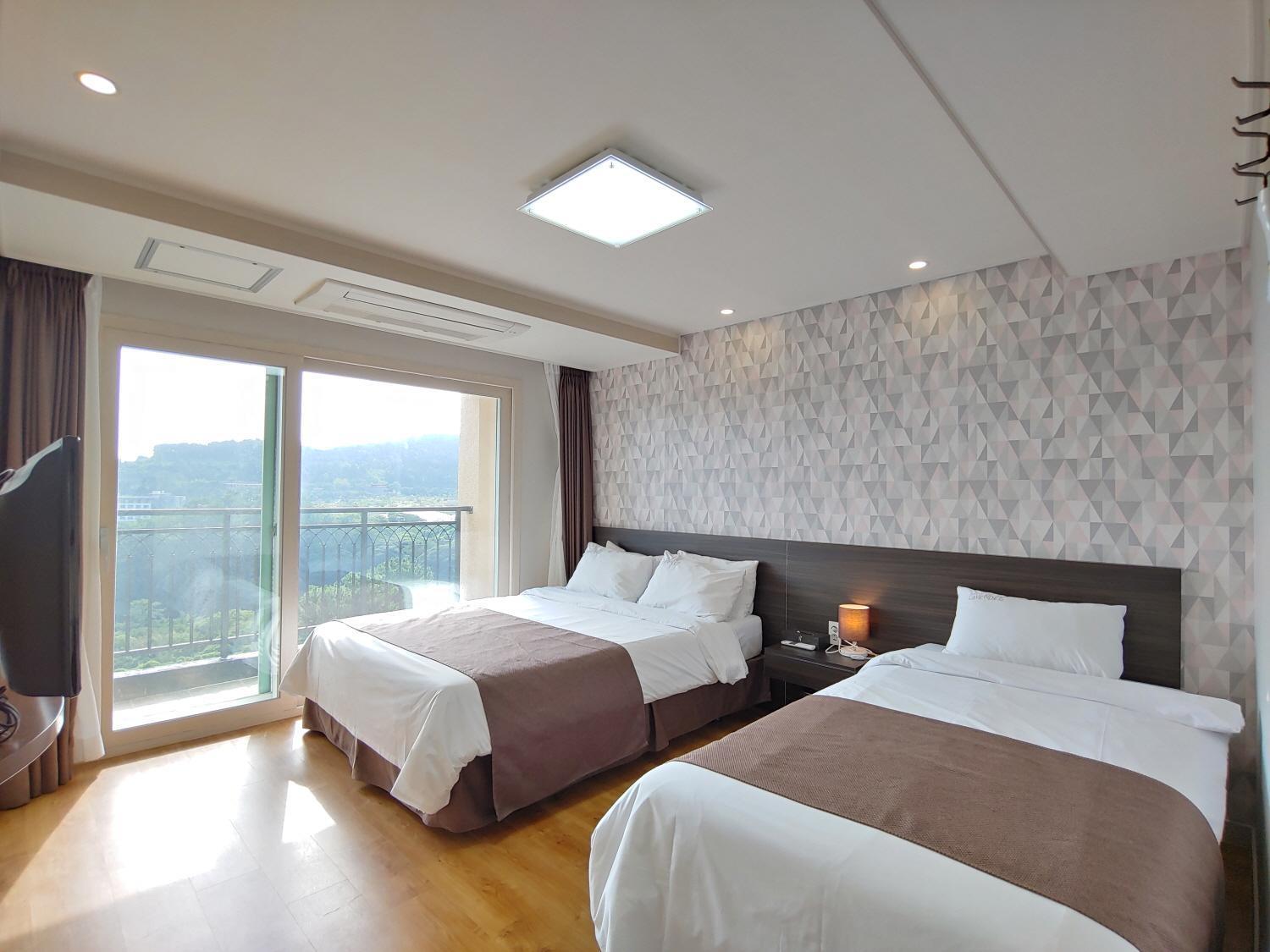 Jeju Lavender Hotel Seogwipo Dış mekan fotoğraf