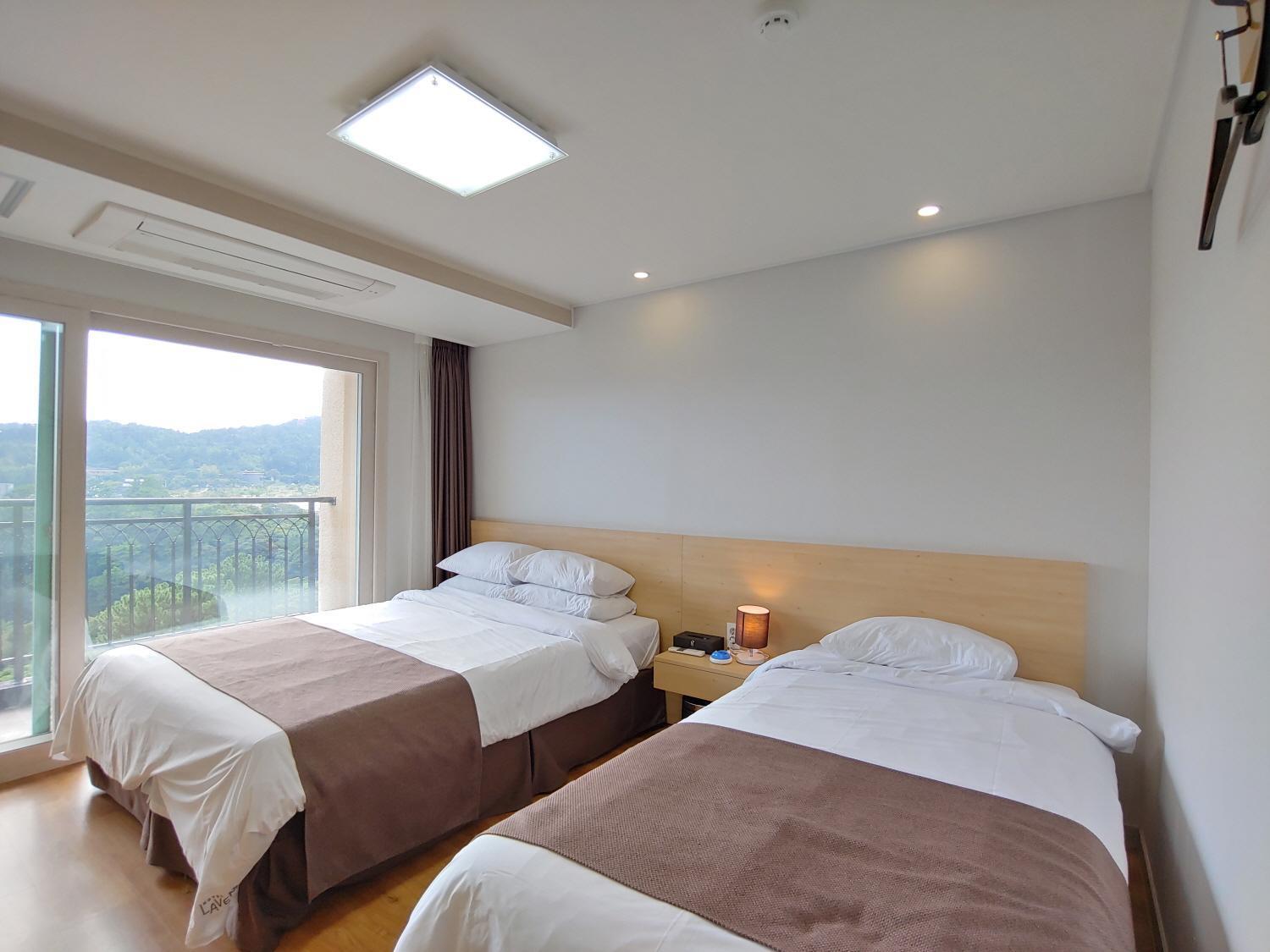 Jeju Lavender Hotel Seogwipo Dış mekan fotoğraf
