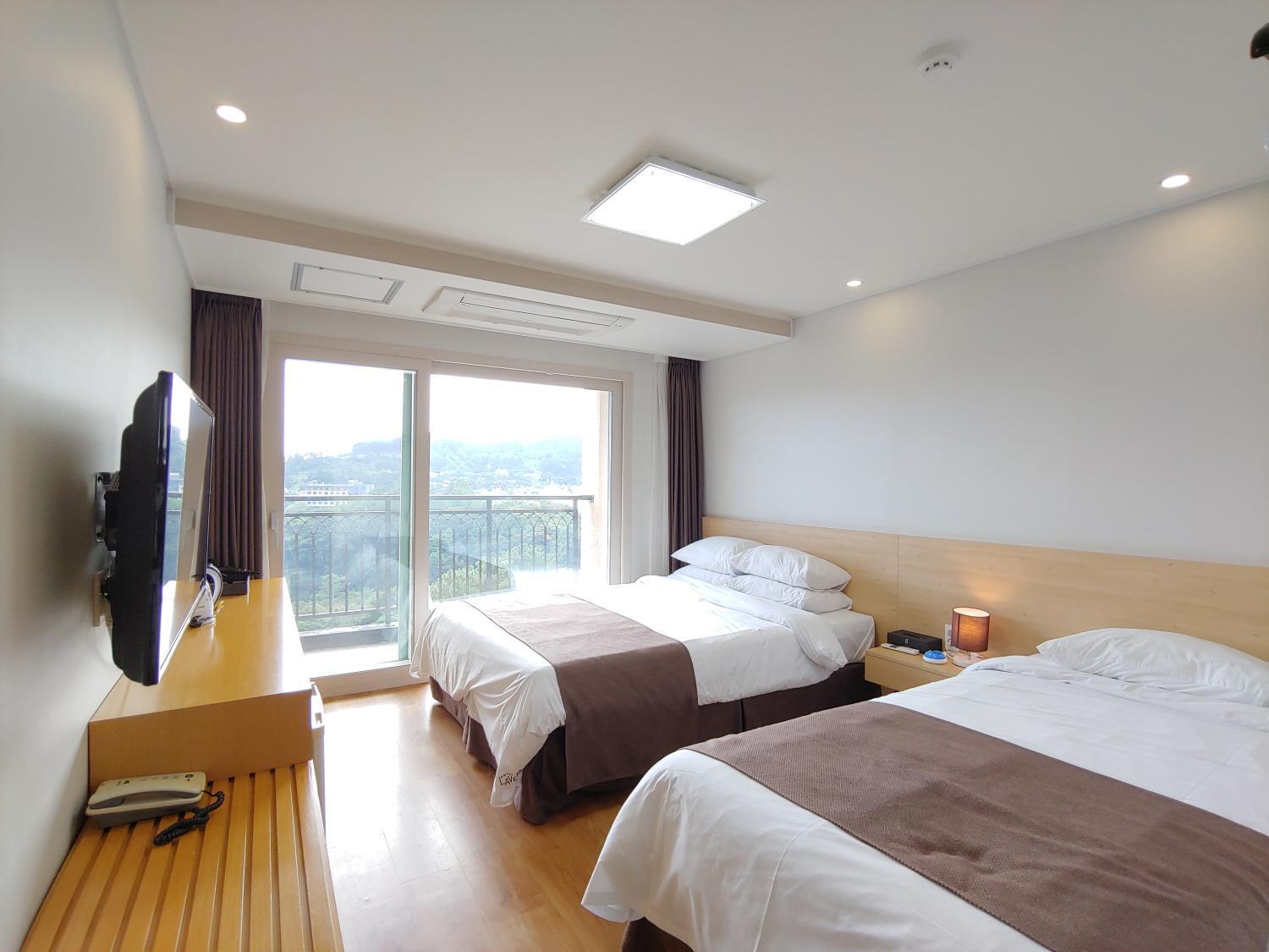 Jeju Lavender Hotel Seogwipo Dış mekan fotoğraf
