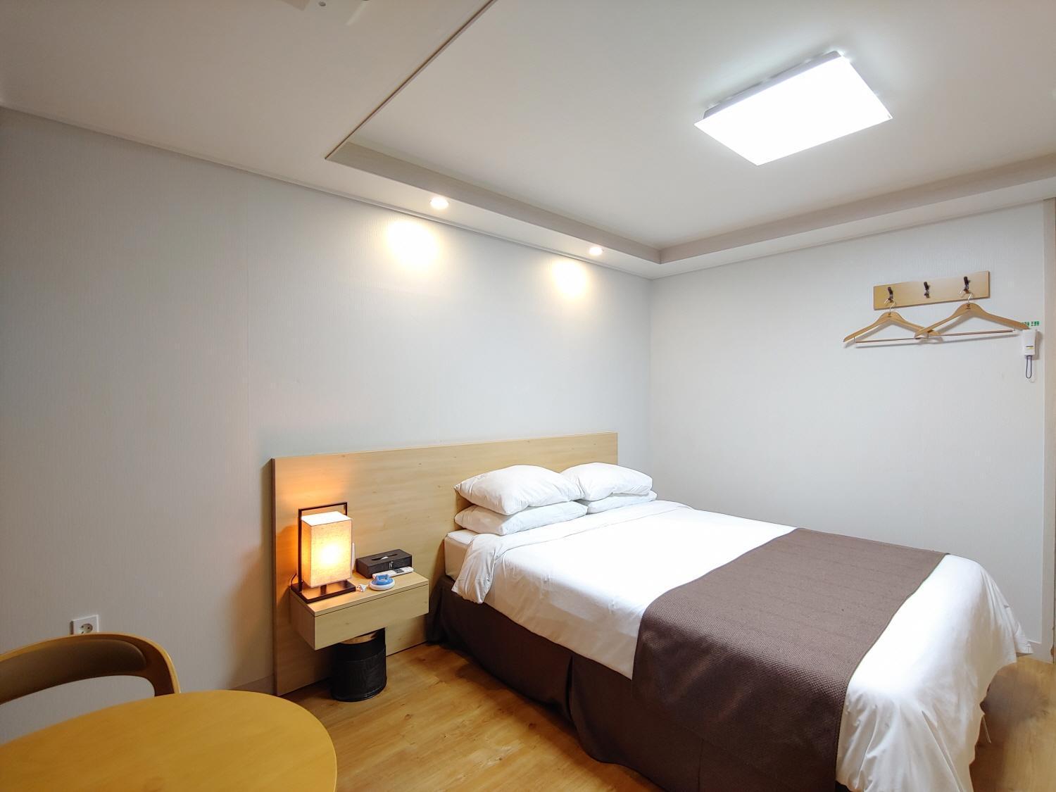 Jeju Lavender Hotel Seogwipo Dış mekan fotoğraf