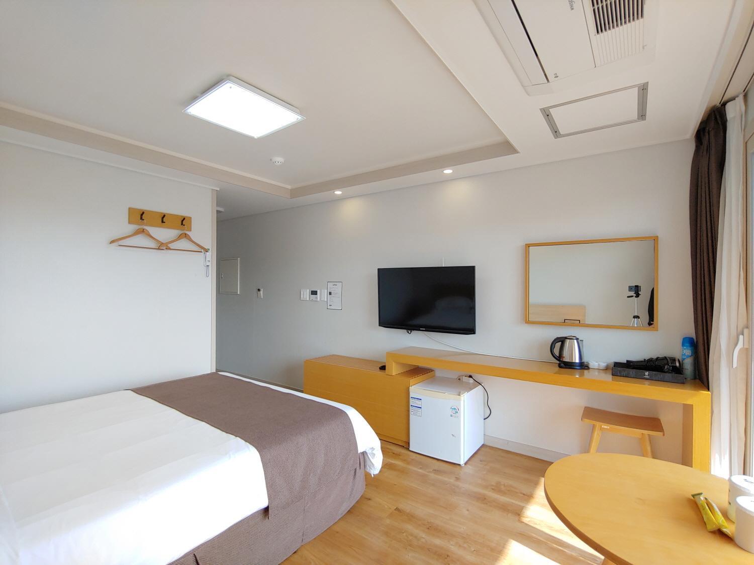 Jeju Lavender Hotel Seogwipo Dış mekan fotoğraf
