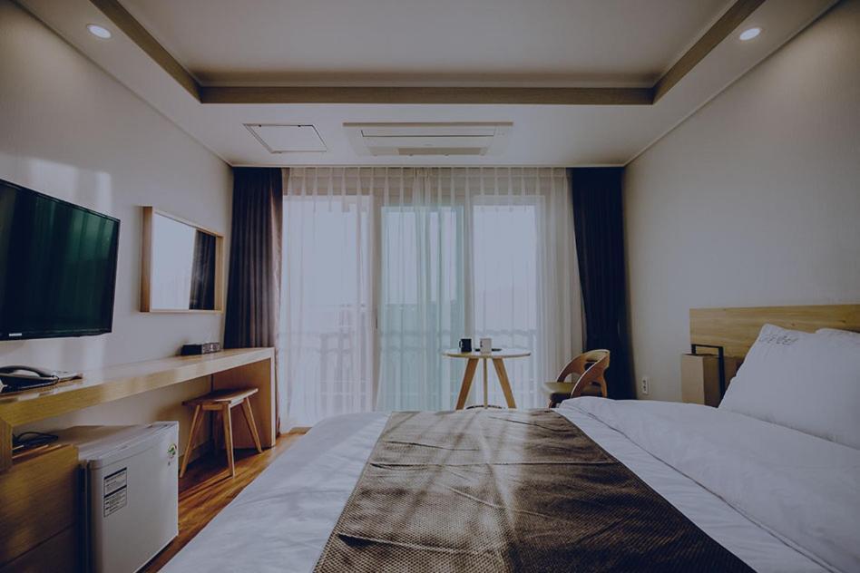 Jeju Lavender Hotel Seogwipo Dış mekan fotoğraf